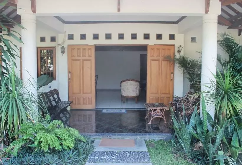 Hotel Santo Guest House