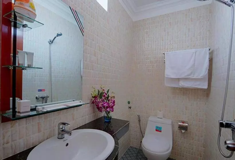 هتل Bou Phanith Villa