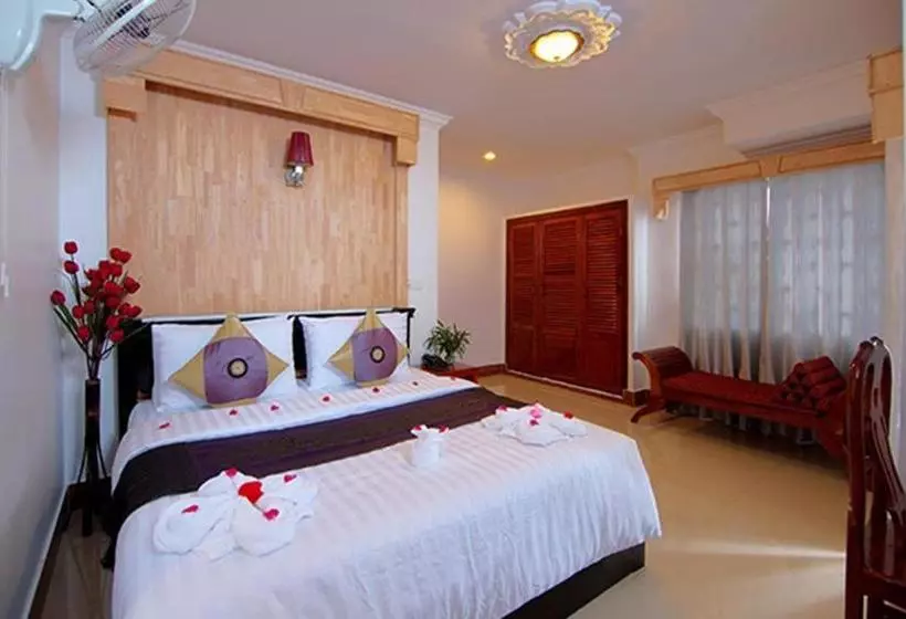 هتل Bou Phanith Villa