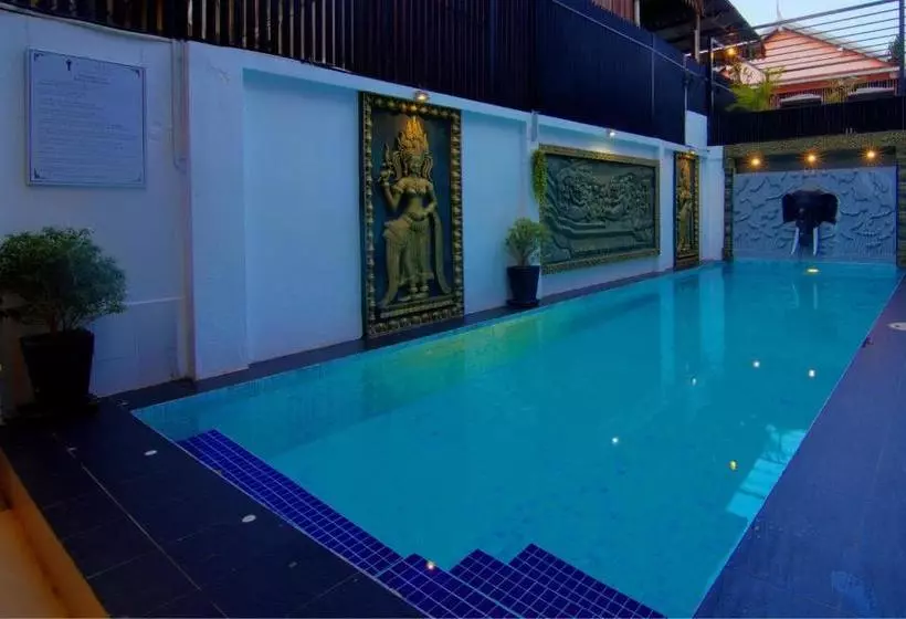 هتل Bou Phanith Villa