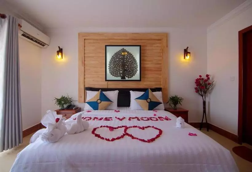 هتل Bou Phanith Villa