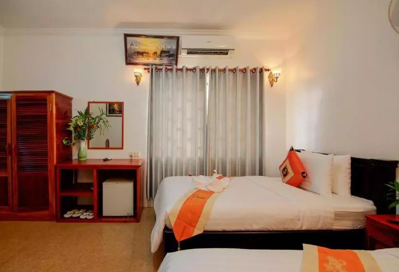 هتل Bou Phanith Villa