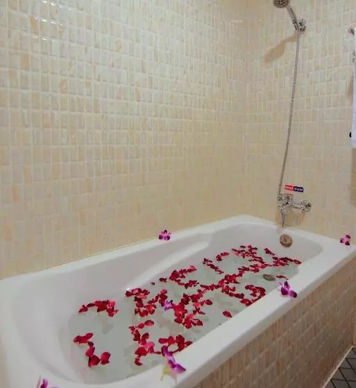 هتل Bou Phanith Villa