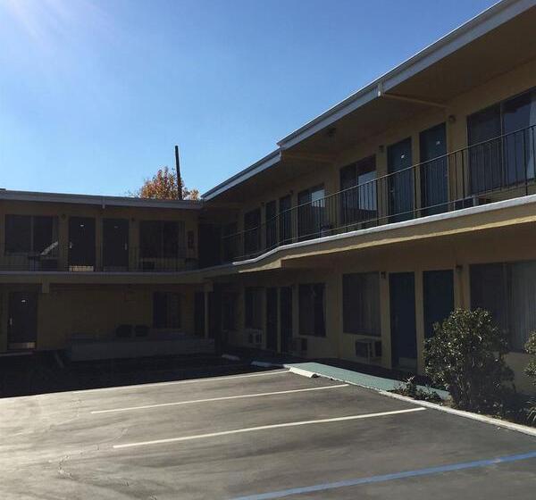 מוטל Astro Pasadena