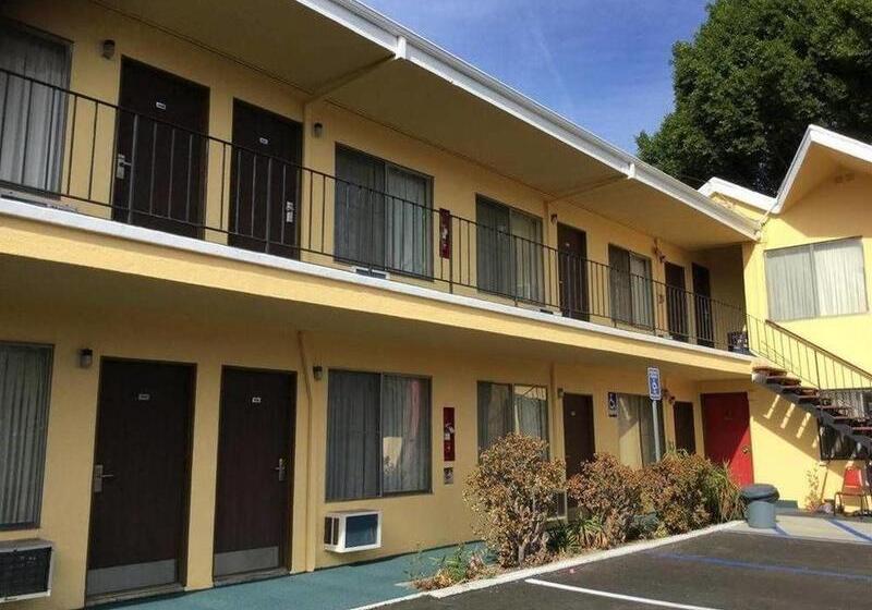 מוטל Astro Pasadena