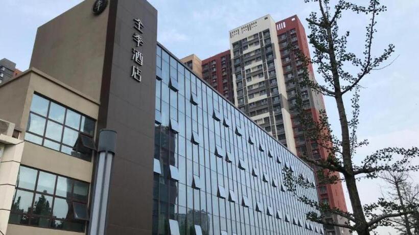 Ji Hotel Jinan East Railway Station