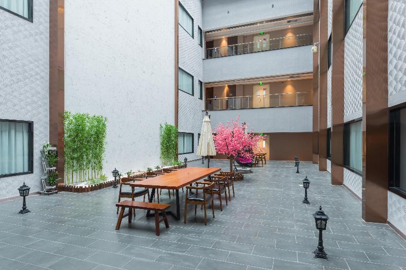 Отель Madison Beijing Wukesong Jinghui Plaza