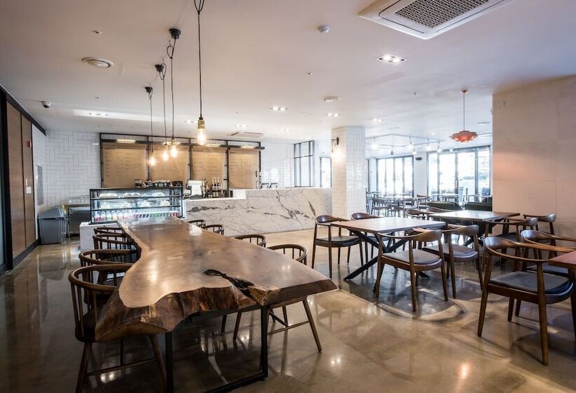 Общежитие Silla Boutique Hotel Premium