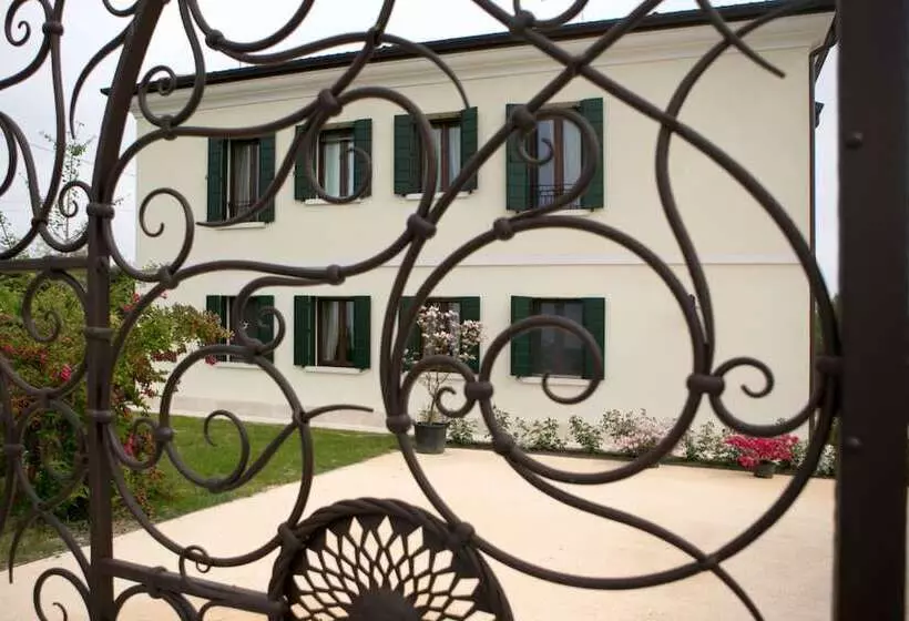 تختخواب و صبحانه Ca' Gemma