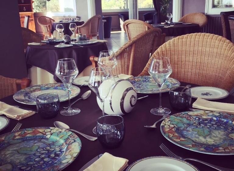 هتل Hostellerie Saint Clément