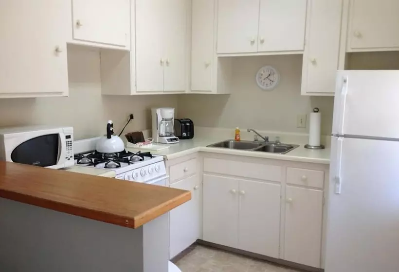 Otel La Jolla Riviera Inn