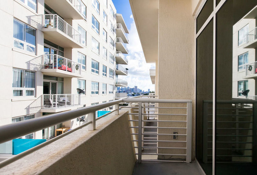 酒店 Sky City Suites at Midtown