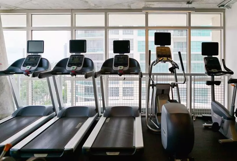 Szálloda Sky City Suites at Midtown