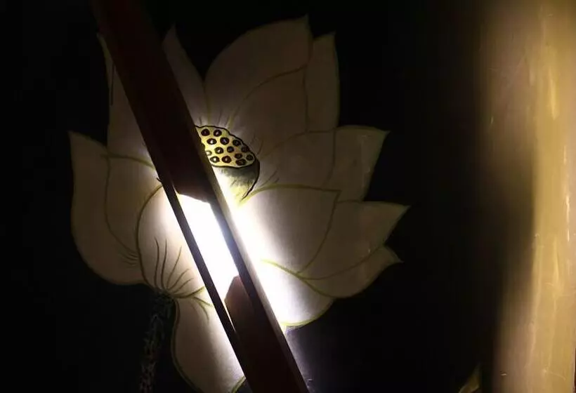 هتل The Happy 8 Retreat @ Old Town