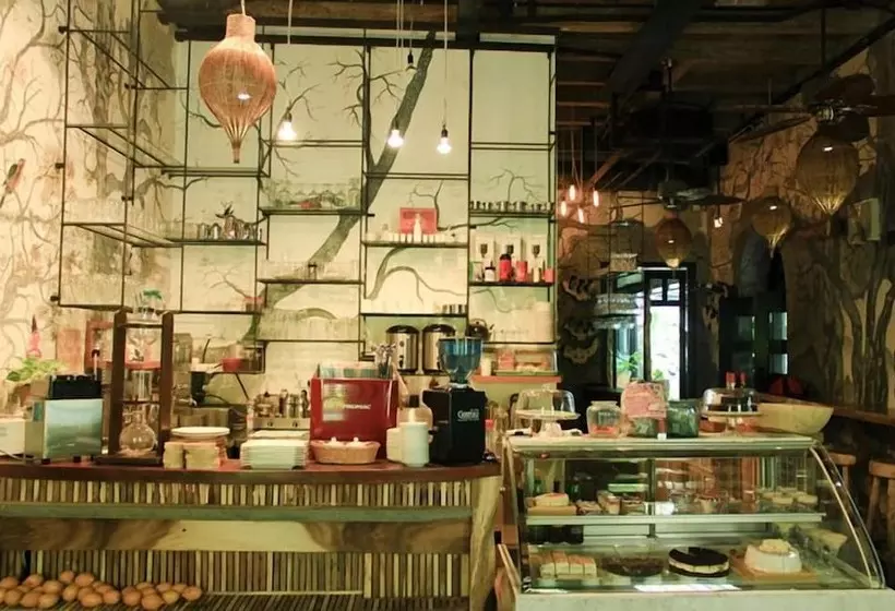 هتل The Happy 8 Retreat @ Old Town