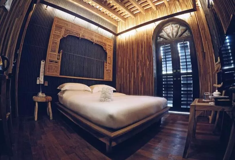 هتل The Happy 8 Retreat @ Old Town