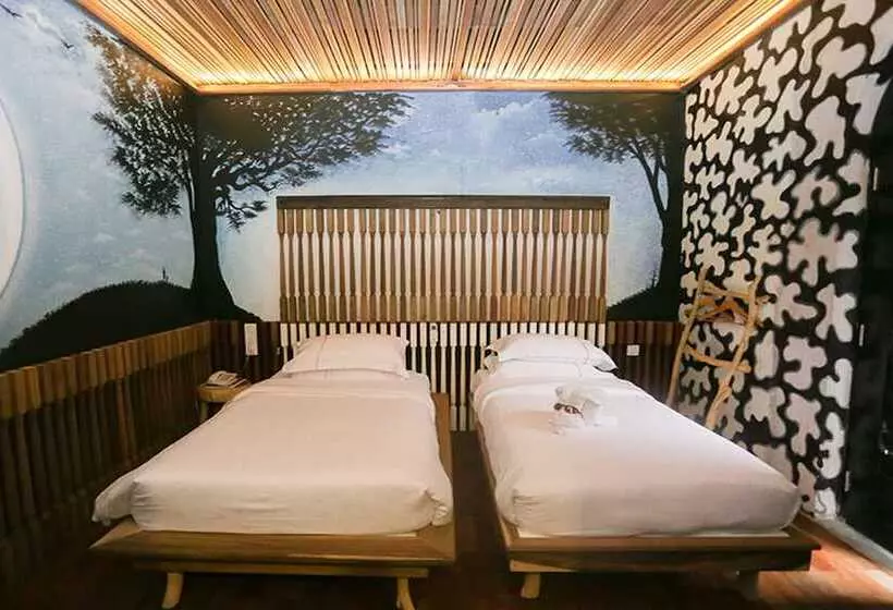 هتل The Happy 8 Retreat @ Old Town