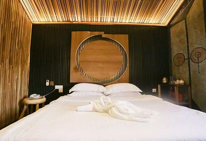 هتل The Happy 8 Retreat @ Old Town