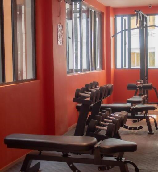 Отель Valentinos