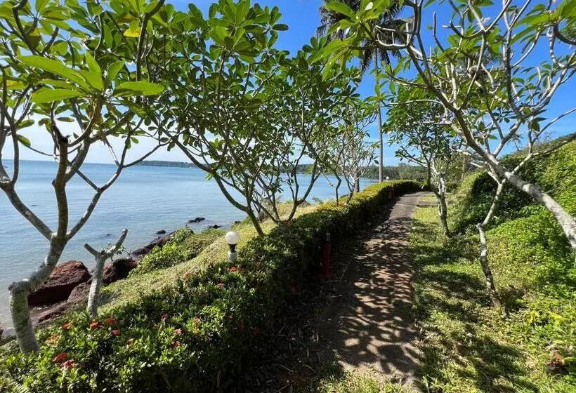 Koh Mak Buri Hut Natural Resort