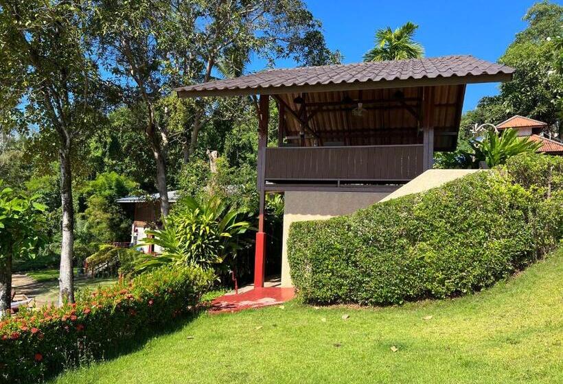 Koh Mak Buri Hut Natural Resort