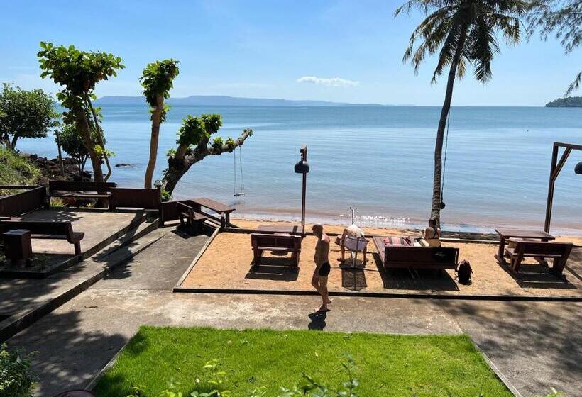 Koh Mak Buri Hut Natural Resort