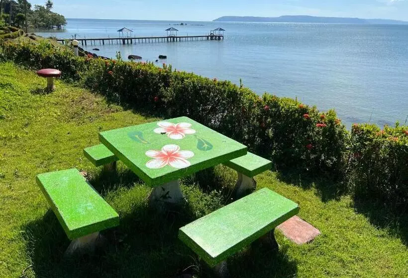 Koh Mak Buri Hut Natural Resort