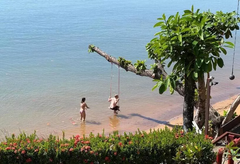 Koh Mak Buri Hut Natural Resort