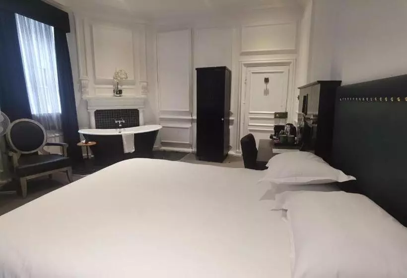 پانسیون Judges Court