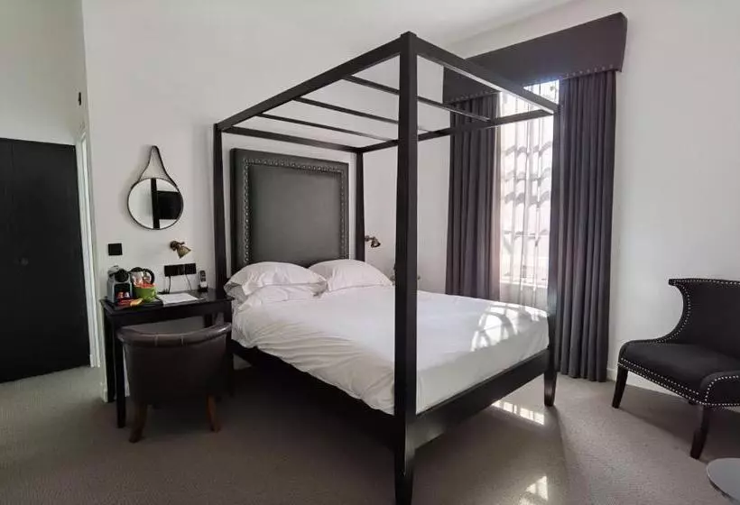 پانسیون Judges Court