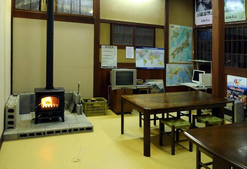 فندق صغير Sakura Guest House