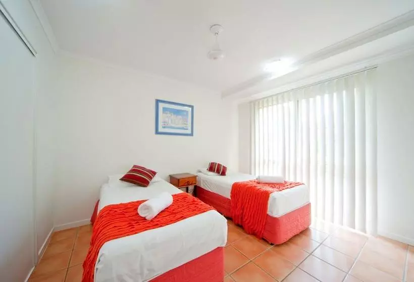 At Beach Court Holiday Villas