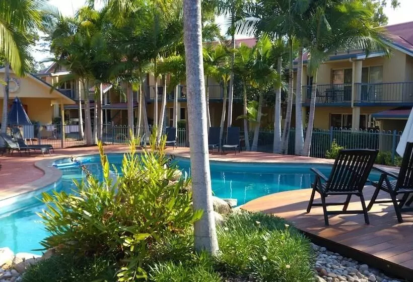 At Beach Court Holiday Villas