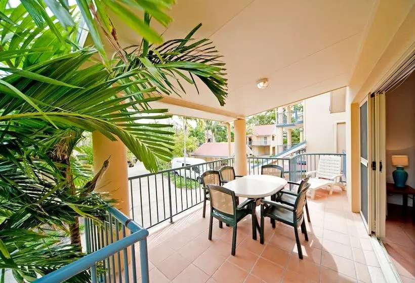 At Beach Court Holiday Villas