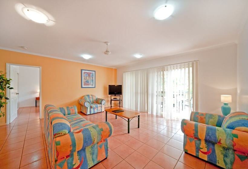 At Beach Court Holiday Villas