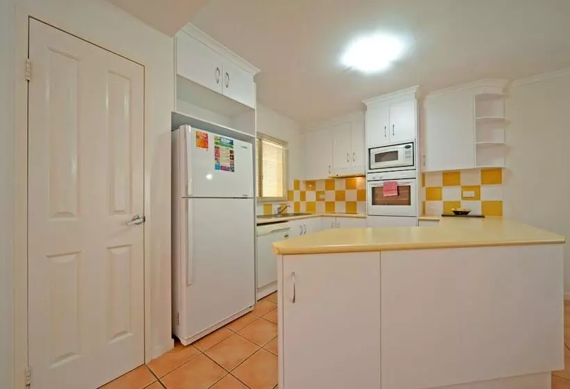 At Beach Court Holiday Villas