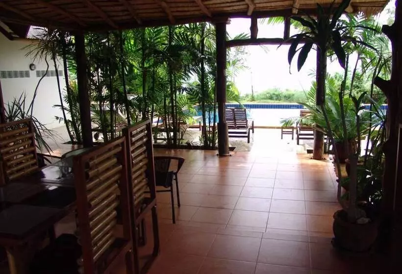 Bamboo Hideaway Resort