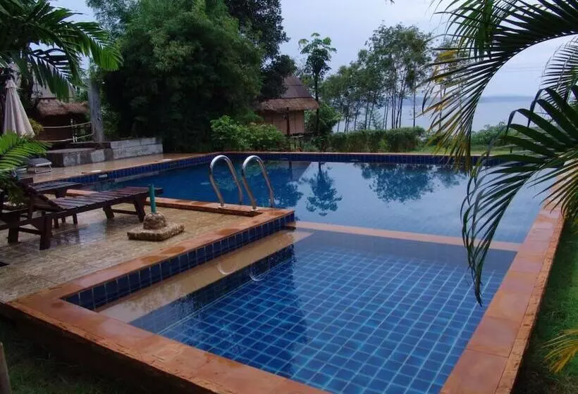 Bamboo Hideaway Resort