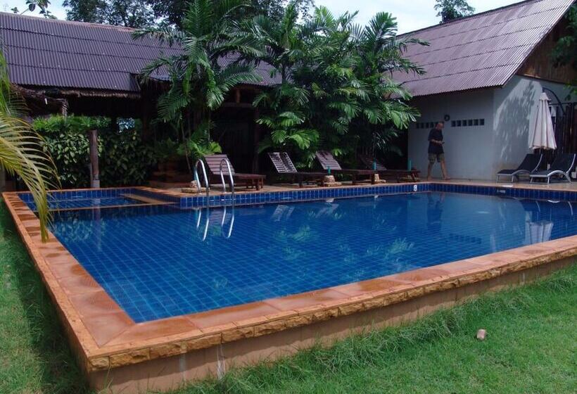 Bamboo Hideaway Resort