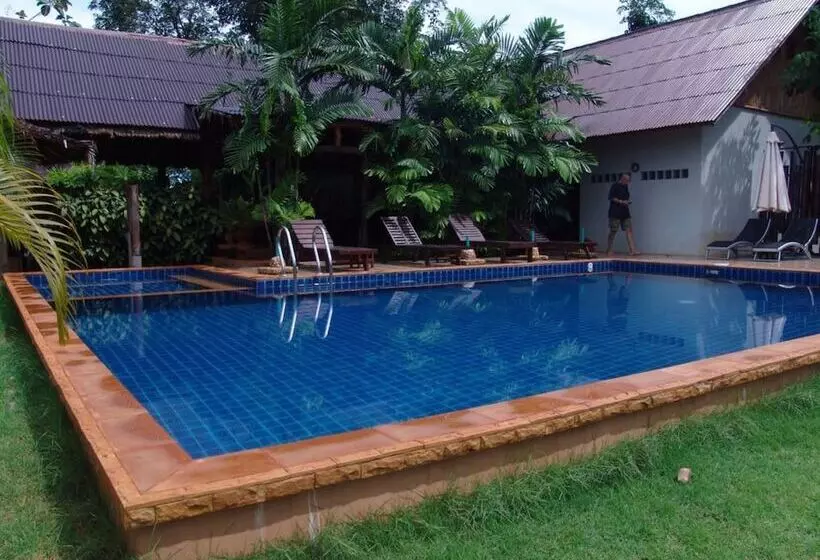 Bamboo Hideaway Resort