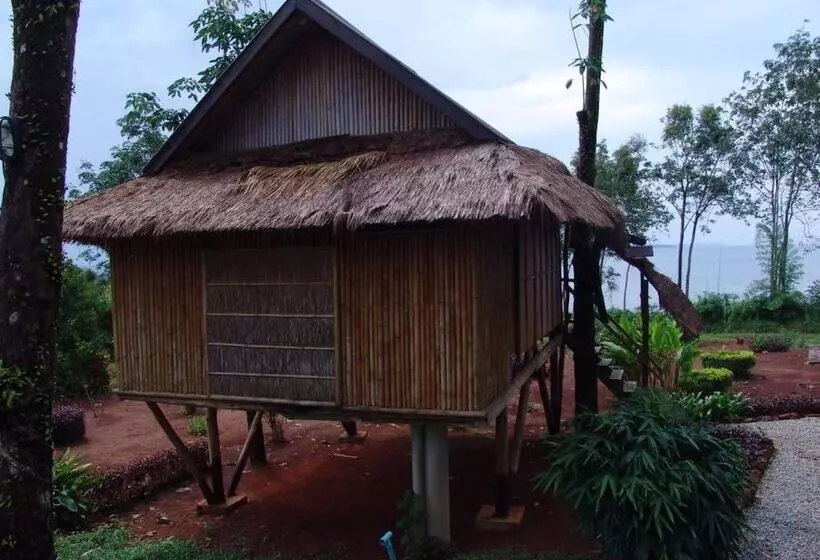 Bamboo Hideaway Resort