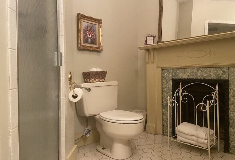 مبيت وإفطار The Queen Anne Inn