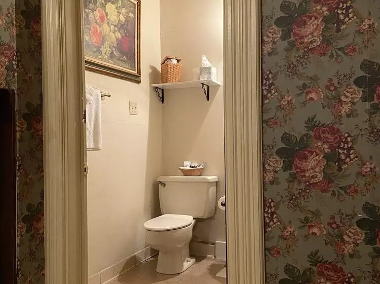 مبيت وإفطار The Queen Anne Inn