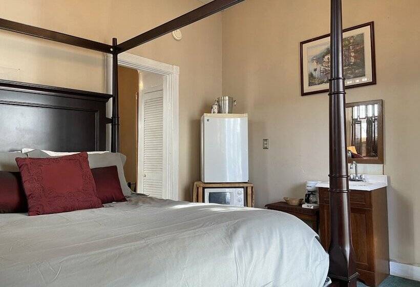 مبيت وإفطار The Queen Anne Inn