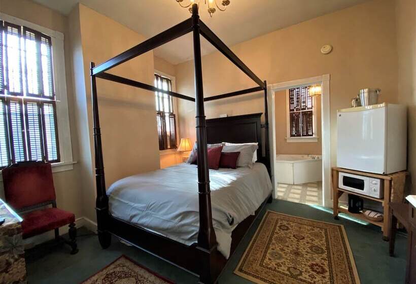 مبيت وإفطار The Queen Anne Inn