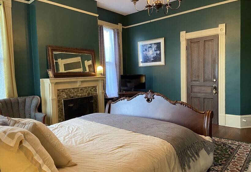 مبيت وإفطار The Queen Anne Inn