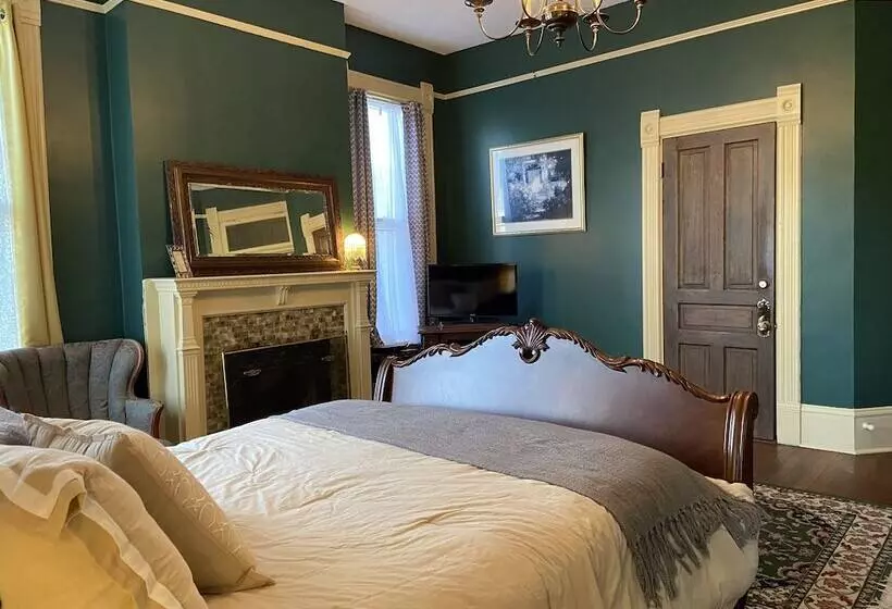 مبيت وإفطار The Queen Anne Inn