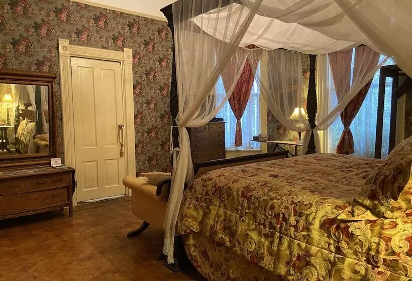 مبيت وإفطار The Queen Anne Inn