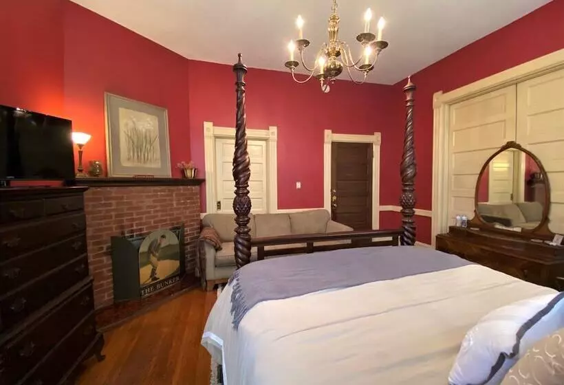 مبيت وإفطار The Queen Anne Inn