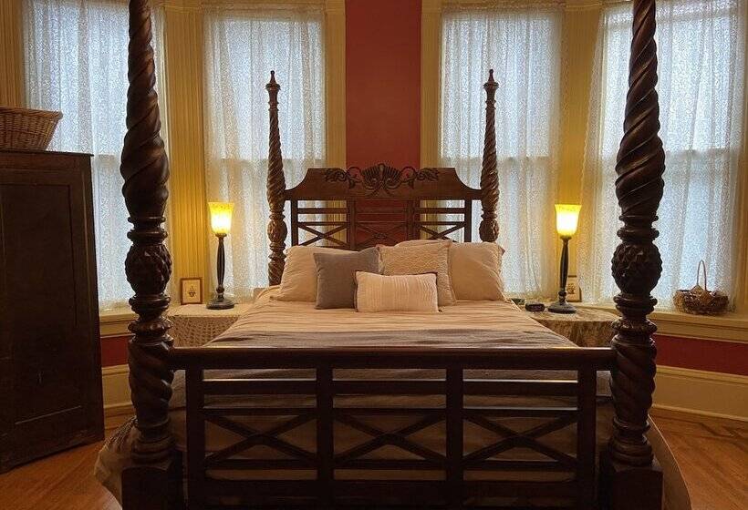 مبيت وإفطار The Queen Anne Inn